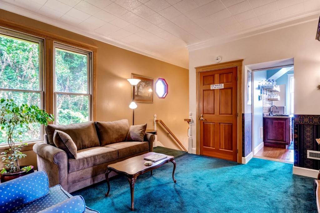 Astoria Painted Lady Historic Apt With River View! ภายนอก รูปภาพ