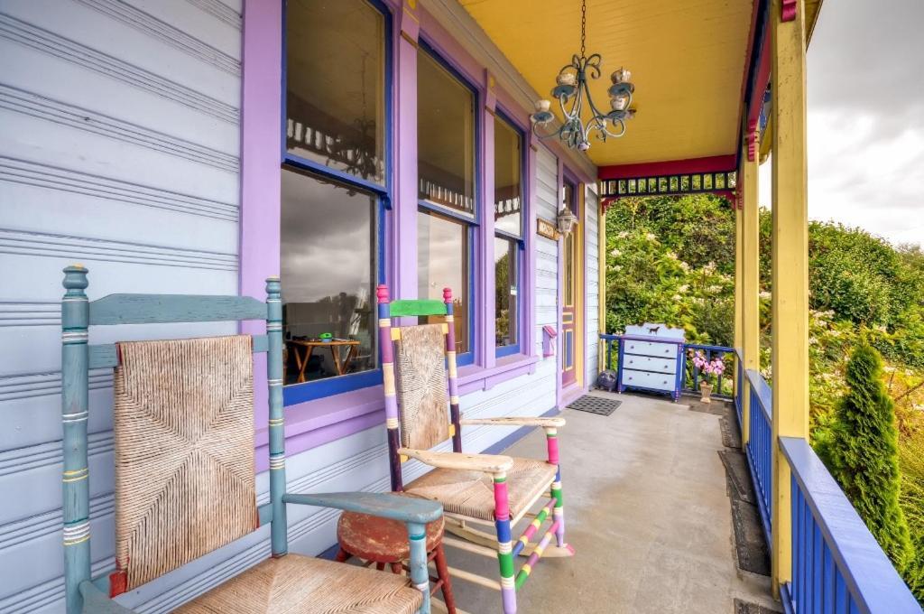 Astoria Painted Lady Historic Apt With River View! ภายนอก รูปภาพ