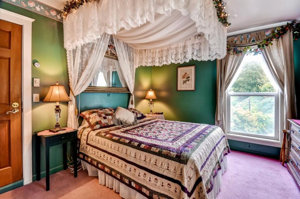 Astoria Painted Lady Historic Apt With River View! ภายนอก รูปภาพ