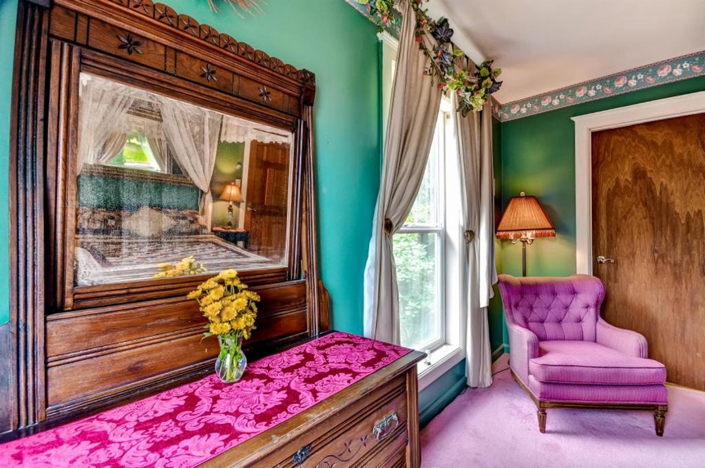 Astoria Painted Lady Historic Apt With River View! ภายนอก รูปภาพ